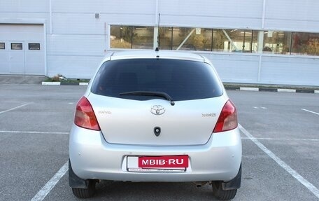 Toyota Yaris III рестайлинг, 2006 год, 690 000 рублей, 5 фотография