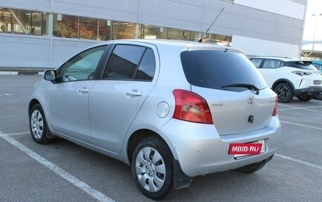 Toyota Yaris III рестайлинг, 2006 год, 690 000 рублей, 6 фотография