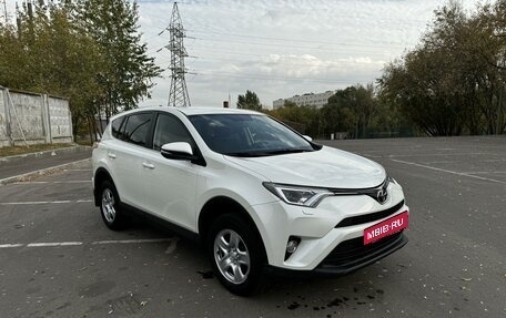 Toyota RAV4, 2017 год, 2 800 000 рублей, 4 фотография