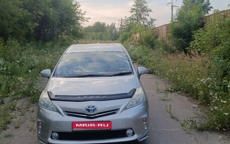 Toyota Prius Alpha I (ZVW40/41), 2011 год, 1 370 000 рублей, 1 фотография