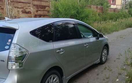 Toyota Prius Alpha I (ZVW40/41), 2011 год, 1 370 000 рублей, 3 фотография