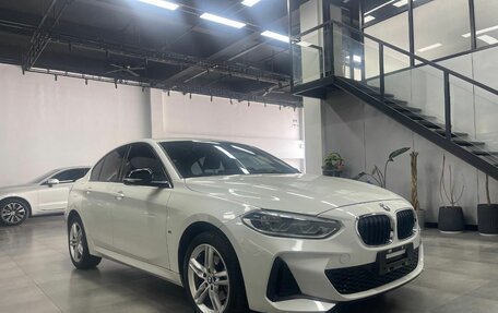 BMW 1 серия, 2022 год, 3 300 000 рублей, 3 фотография