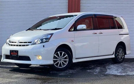 Toyota ISis I, 2013 год, 1 150 000 рублей, 1 фотография