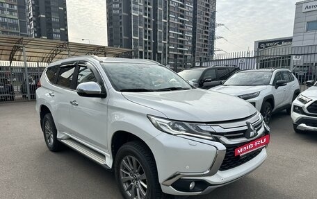 Mitsubishi Pajero Sport III рестайлинг, 2019 год, 3 799 000 рублей, 2 фотография