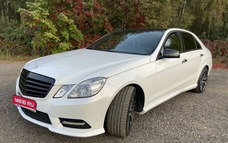 Mercedes-Benz E-Класс, 2010 год, 1 350 000 рублей, 2 фотография