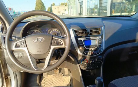 Hyundai Solaris II рестайлинг, 2013 год, 1 200 000 рублей, 9 фотография