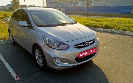 Hyundai Solaris II рестайлинг, 2013 год, 1 200 000 рублей, 3 фотография