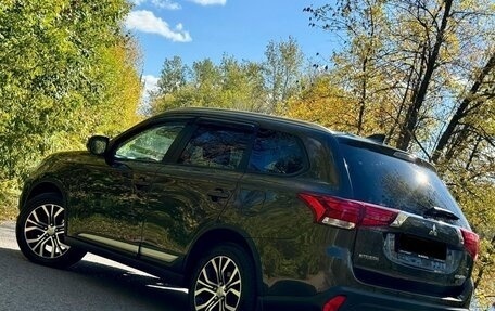 Mitsubishi Outlander III рестайлинг 3, 2018 год, 2 590 000 рублей, 5 фотография