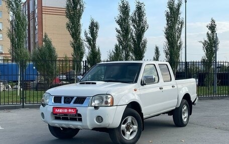 Nissan NP300, 2012 год, 970 000 рублей, 1 фотография