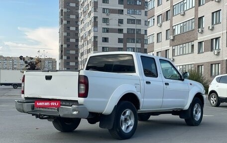 Nissan NP300, 2012 год, 970 000 рублей, 4 фотография