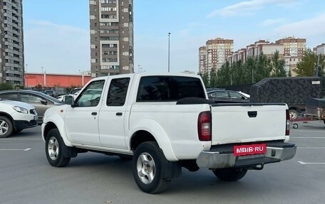 Nissan NP300, 2012 год, 970 000 рублей, 6 фотография