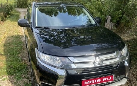 Mitsubishi Outlander III рестайлинг 3, 2017 год, 1 800 000 рублей, 1 фотография