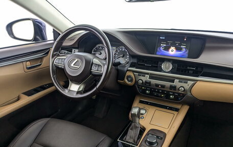 Lexus ES VII, 2017 год, 3 250 000 рублей, 29 фотография