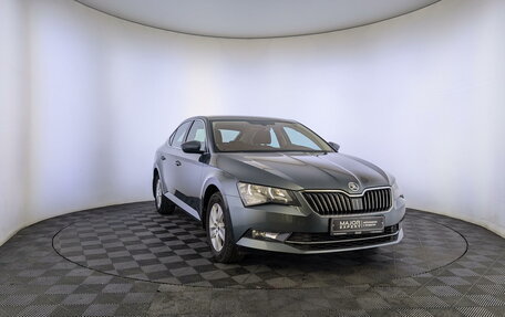 Skoda Superb III рестайлинг, 2019 год, 2 250 000 рублей, 3 фотография