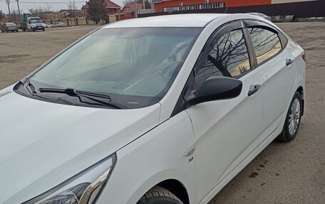 Hyundai Solaris II рестайлинг, 2015 год, 640 000 рублей, 5 фотография