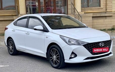 Hyundai Solaris II рестайлинг, 2021 год, 1 450 000 рублей, 2 фотография