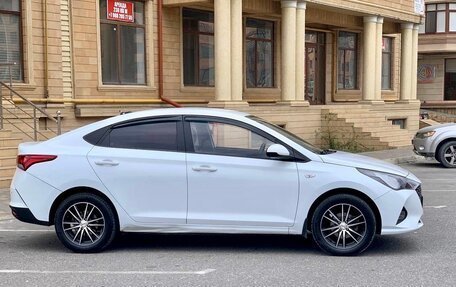 Hyundai Solaris II рестайлинг, 2021 год, 1 450 000 рублей, 7 фотография