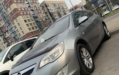 Opel Astra J, 2011 год, 765 000 рублей, 2 фотография