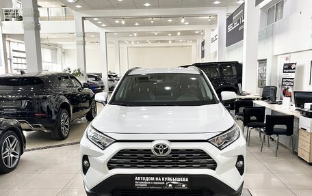 Toyota RAV4, 2021 год, 3 898 000 рублей, 2 фотография