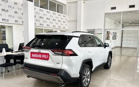 Toyota RAV4, 2021 год, 3 898 000 рублей, 4 фотография