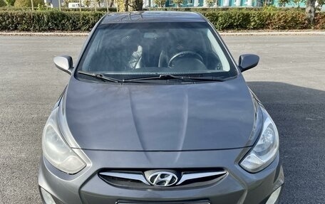 Hyundai Solaris II рестайлинг, 2012 год, 920 000 рублей, 3 фотография