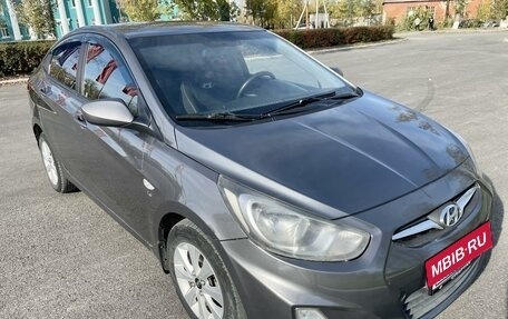 Hyundai Solaris II рестайлинг, 2012 год, 920 000 рублей, 4 фотография