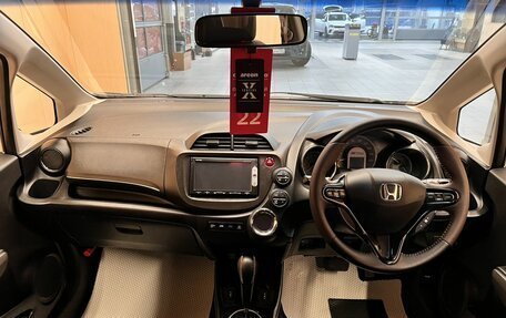 Honda Fit Shuttle I рестайлинг, 2013 год, 1 200 000 рублей, 23 фотография