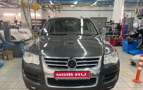 Volkswagen Touareg III, 2008 год, 1 447 000 рублей, 2 фотография