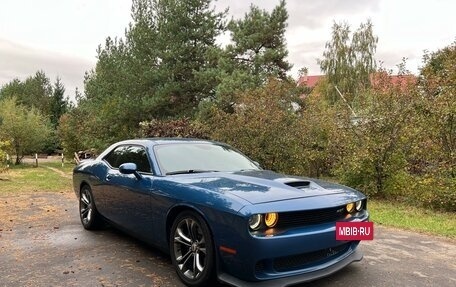 Dodge Challenger III рестайлинг 2, 2020 год, 5 099 000 рублей, 2 фотография