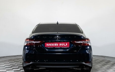 Toyota Camry, 2018 год, 2 999 000 рублей, 7 фотография