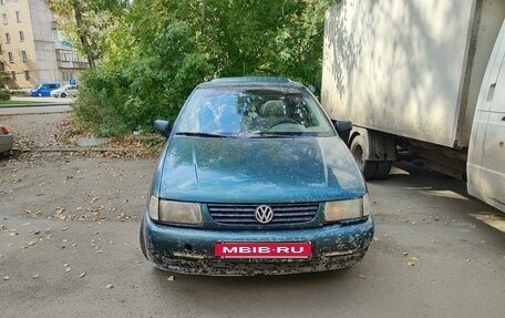 Volkswagen Polo III рестайлинг, 1998 год, 90 000 рублей, 2 фотография