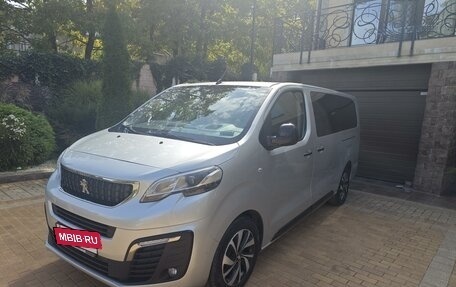 Peugeot Traveller I, 2018 год, 3 100 000 рублей, 8 фотография