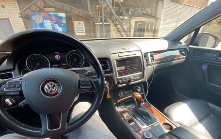 Volkswagen Touareg III, 2011 год, 2 400 000 рублей, 6 фотография