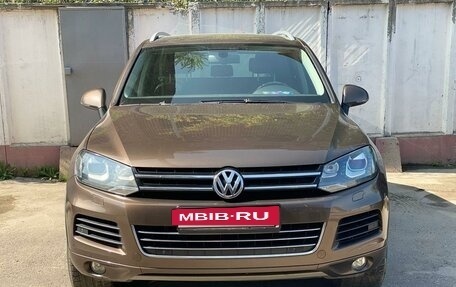 Volkswagen Touareg III, 2011 год, 2 400 000 рублей, 4 фотография