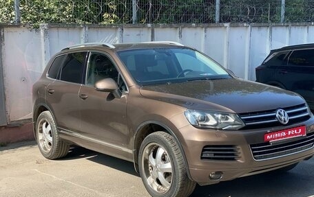 Volkswagen Touareg III, 2011 год, 2 400 000 рублей, 3 фотография