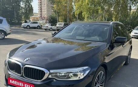 BMW 5 серия, 2018 год, 3 008 000 рублей, 2 фотография