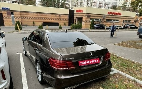 Mercedes-Benz E-Класс, 2013 год, 2 500 000 рублей, 4 фотография