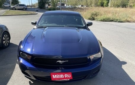 Ford Mustang VI рестайлинг, 2011 год, 1 950 000 рублей, 4 фотография