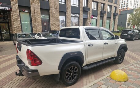 Toyota Hilux VIII, 2021 год, 5 000 000 рублей, 4 фотография