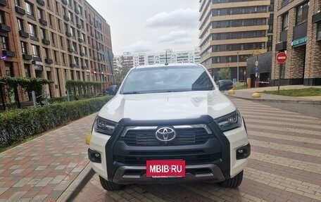 Toyota Hilux VIII, 2021 год, 5 000 000 рублей, 2 фотография