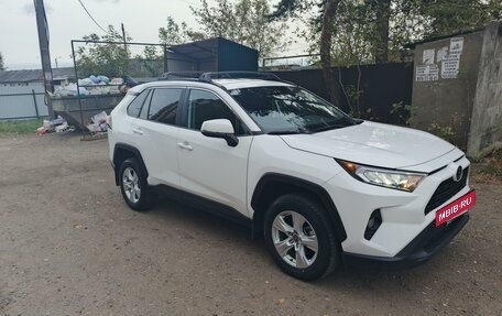 Toyota RAV4, 2021 год, 3 280 000 рублей, 6 фотография