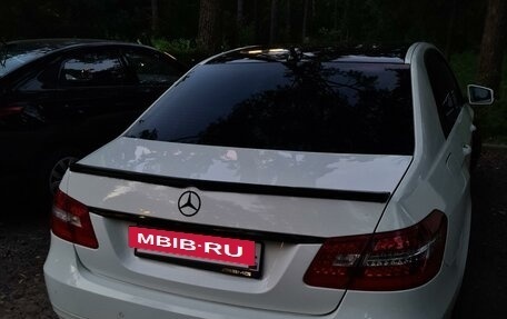 Mercedes-Benz E-Класс, 2011 год, 1 450 000 рублей, 14 фотография