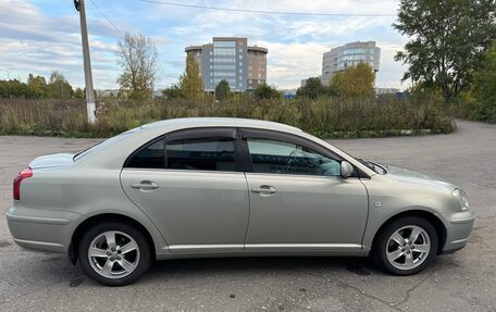 Toyota Avensis III рестайлинг, 2004 год, 700 000 рублей, 4 фотография