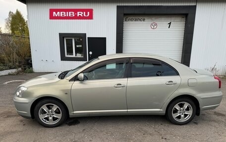 Toyota Avensis III рестайлинг, 2004 год, 700 000 рублей, 2 фотография