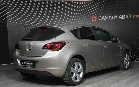 Opel Astra J, 2011 год, 923 000 рублей, 2 фотография