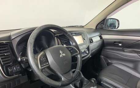 Mitsubishi Outlander III рестайлинг 3, 2012 год, 1 330 000 рублей, 12 фотография