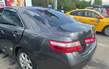 Toyota Camry, 2011 год, 2 450 000 рублей, 2 фотография