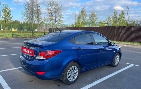 Hyundai Solaris II рестайлинг, 2011 год, 700 000 рублей, 2 фотография