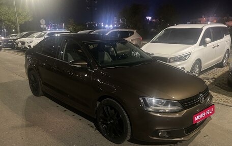 Volkswagen Jetta VI, 2013 год, 1 300 000 рублей, 5 фотография