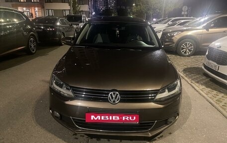 Volkswagen Jetta VI, 2013 год, 1 300 000 рублей, 4 фотография